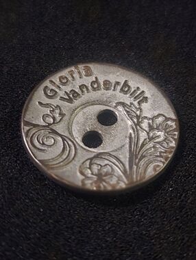 EUC Vintage Gloria Vanderbilt Silver Metal Floral Jeans Button - 1970s/80s